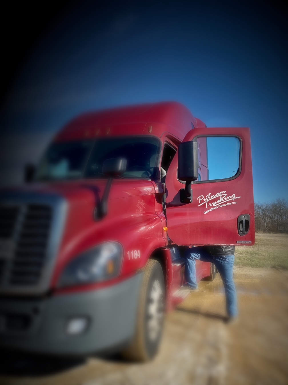 Home Putnam Trucking